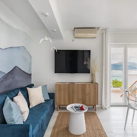 Modern In Slatine With Terrace Apartament Trogir