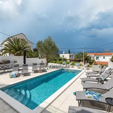 Apartament Modern In Slatine With Terrace Trogir