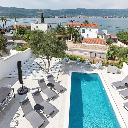 Modern In Slatine With Terrace *