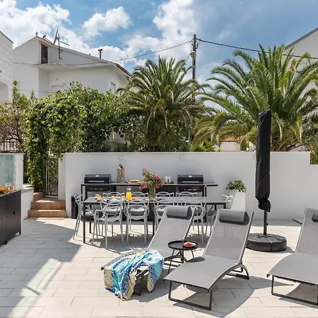 Modern In Slatine With Terrace Трогир