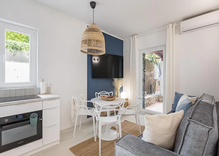 Modern In Slatine With Terrace * 特罗吉尔