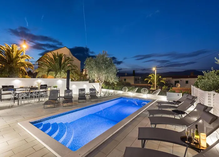 Modern In Slatine With Terrace Trogir