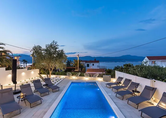 Modern In Slatine With Terrace