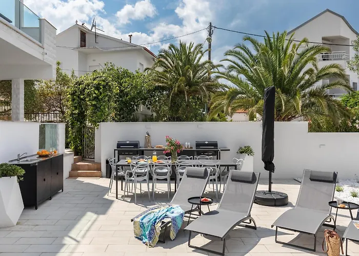Modern In Slatine With Terrace Trogir