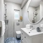 Modern In Slatine With Terrace Appartamento