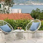 Modern In Slatine With Terrace Appartamento