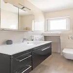 Modern In Slatine With Terrace Appartamento Traù
