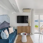 Modern In Slatine With Terrace Appartamento Traù