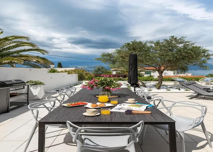 Apartman Modern In Slatine With Terrace Trogir