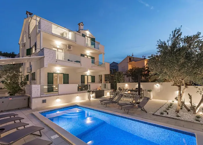 Modern In Slatine With Terrace Apartman *